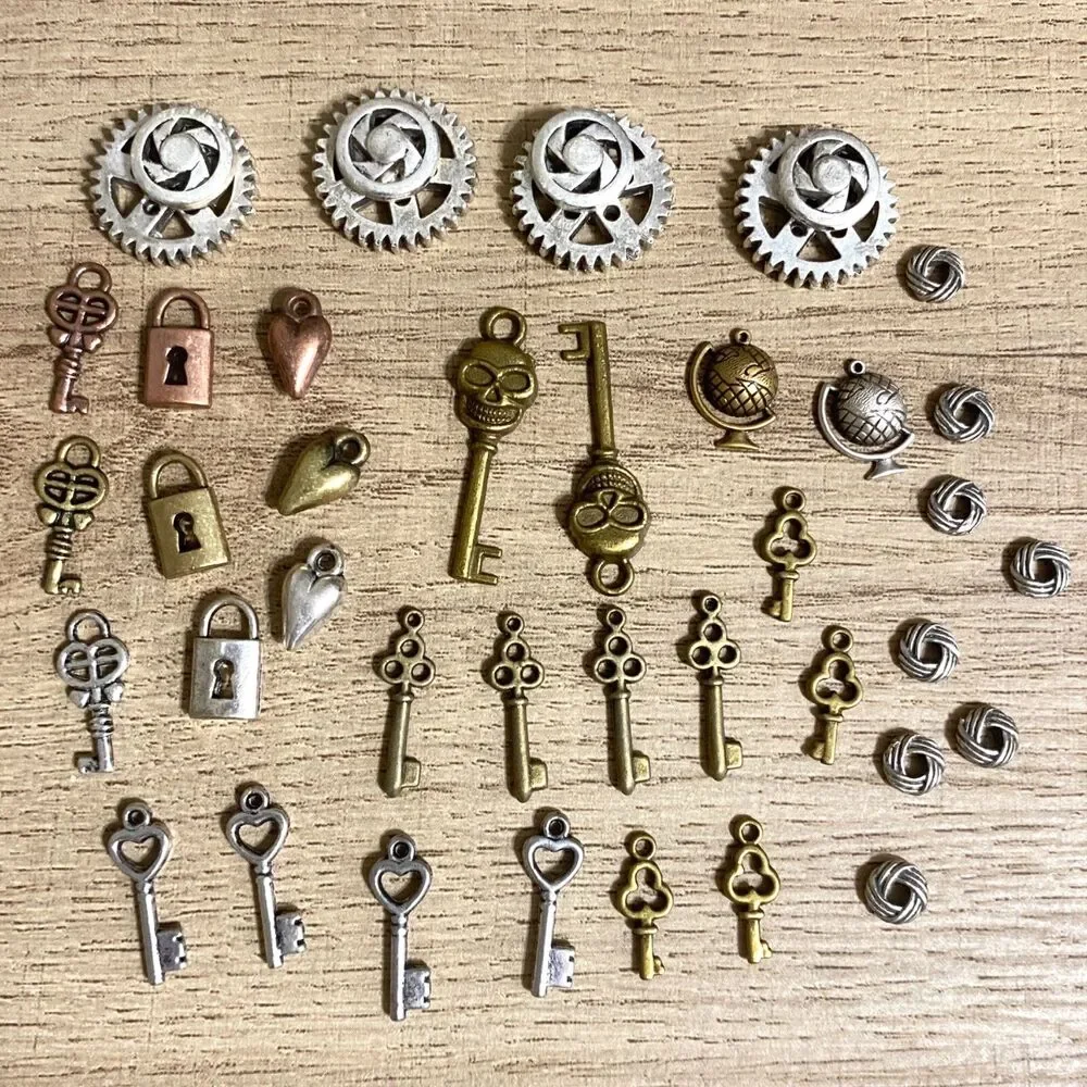 Lot Charms Steampunk Industrial Keys Gears Locks Antiqued Metal Jewelry Crafting